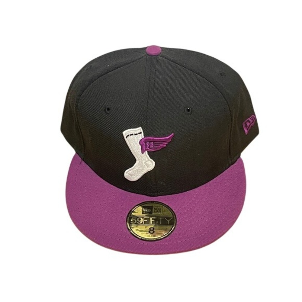 New Era 59FIFTY Chicago White Sox Winged Sock Hat Black Purple Size 8 Fitted Cap